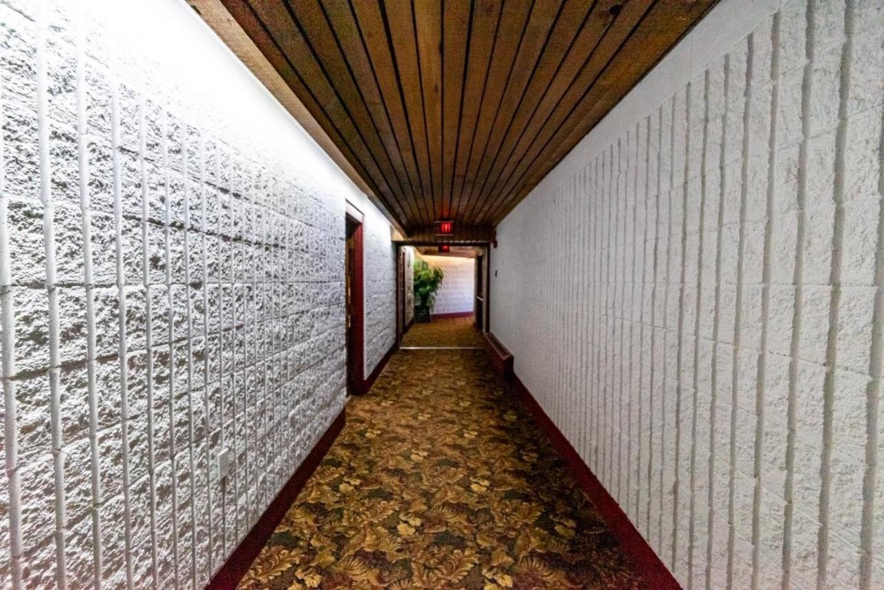 Vegreville Garden Inn Εξωτερικό φωτογραφία