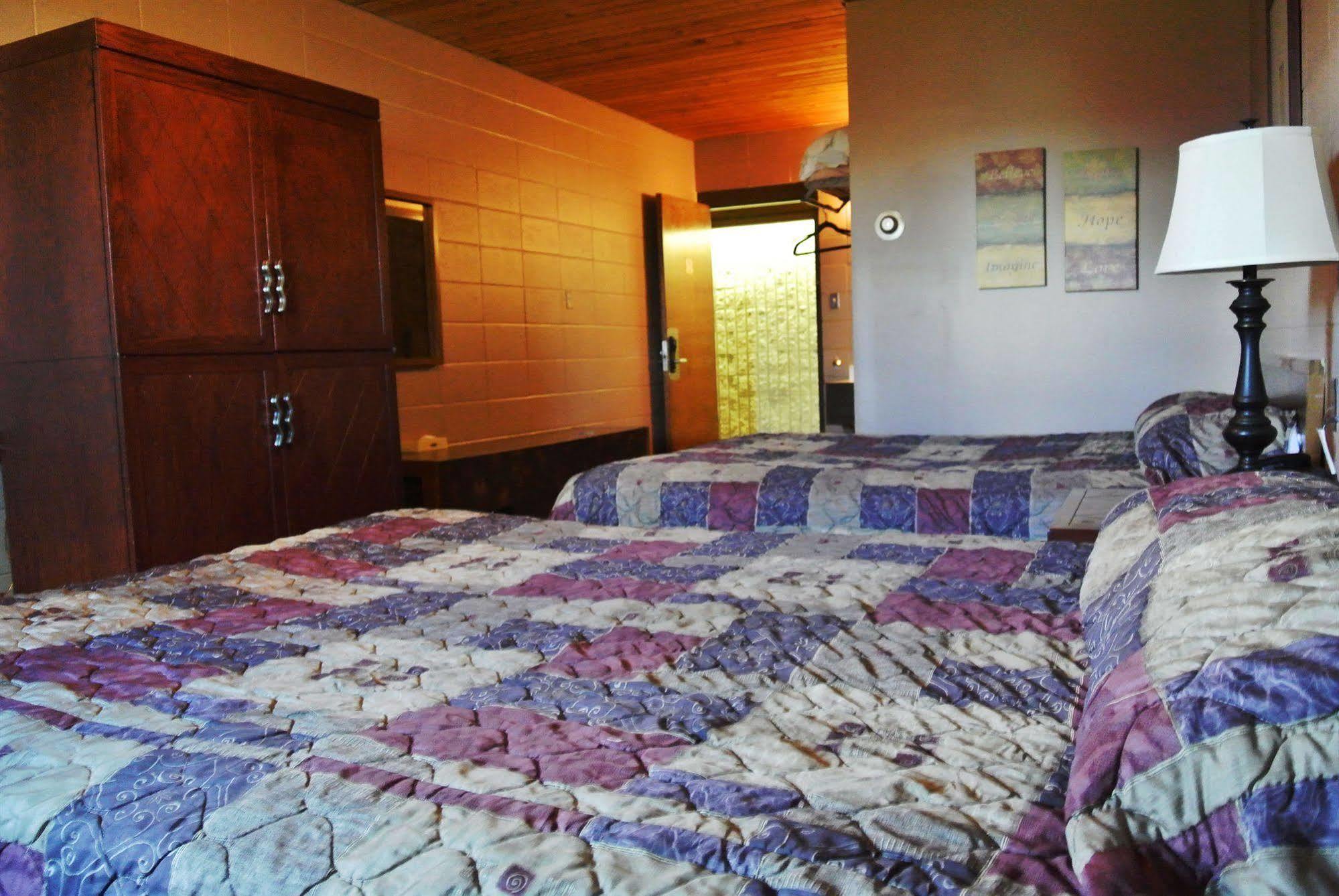 Vegreville Garden Inn Εξωτερικό φωτογραφία